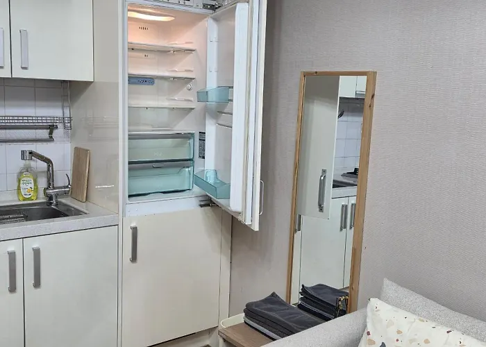Apartamento Seolleung Station Cute House